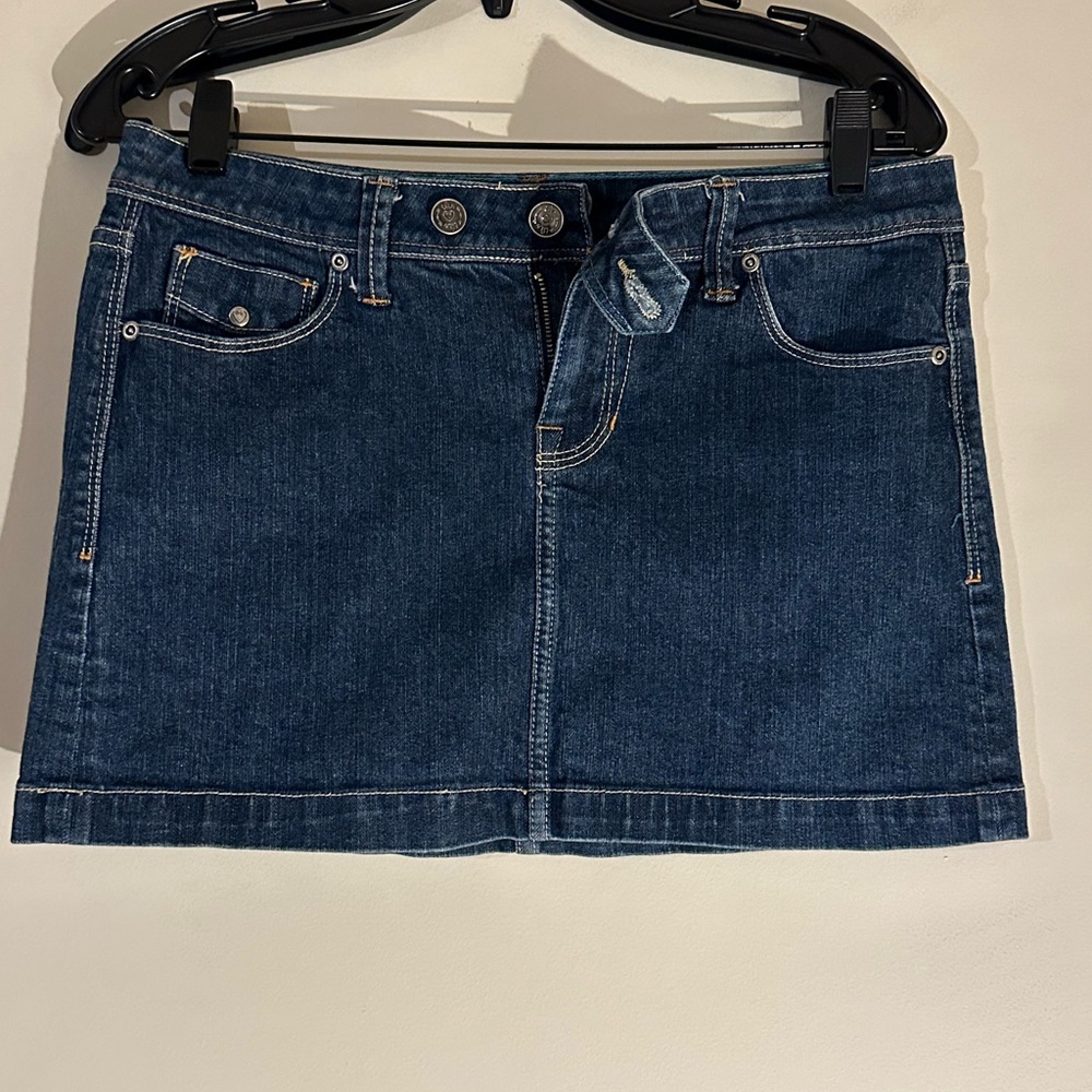 Ilia Juniors Denim Mini Skirt - Size 9 - Length 14”